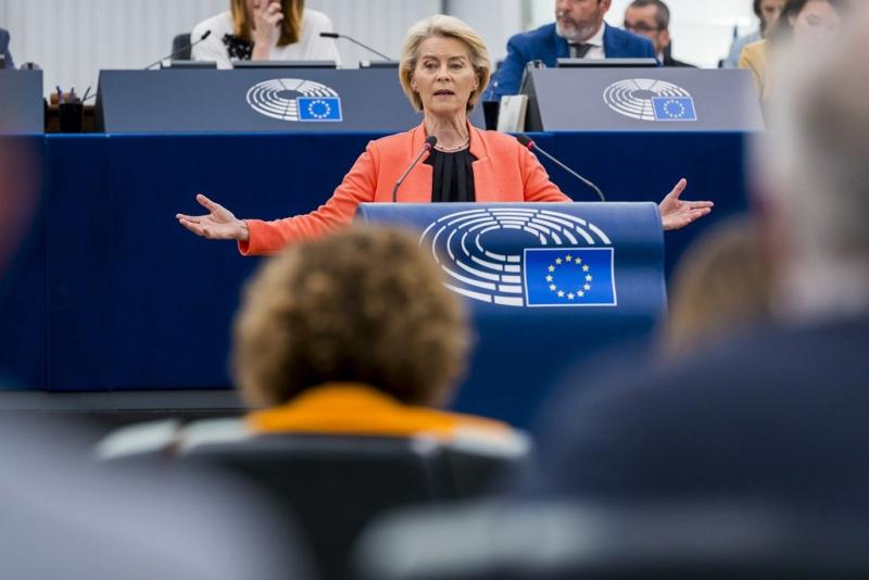 Az AUR által Ursula von der Leyen ellen benyújtott bizalmatlansági indítvány nem hozta meg a várt eredményt, hiszen a javaslat elbukott. | Székelyhon