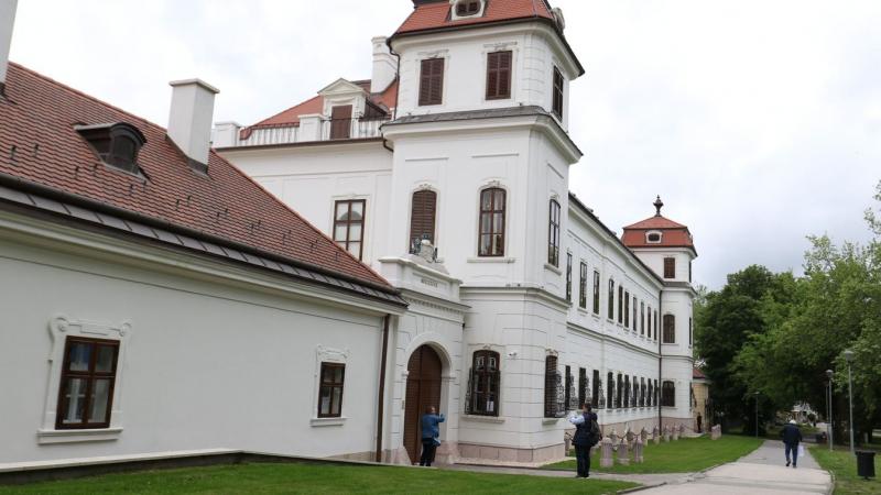Mi vár az Esterházy-kastély jövőjére? Tata izgatottan anticipálja a minisztériumi választ.