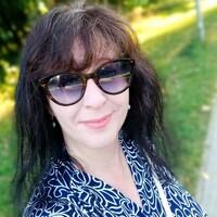 A szabadtéri konyhák varázslatos helyszínek, ahol a természet és a gasztronómia találkozik. Ezek a kültéri főzőhelyek lehetőséget adnak arra, hogy a friss levegőn, a napfényben és a szabad ég alatt élvezzük az ételkészítést. Legyen szó baráti összejövetel