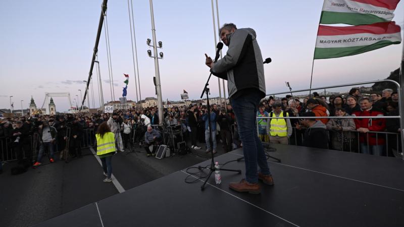Hadházy Ákos legújabb demonstrációja előtt a rendőrség figyelmeztetése érkezett.