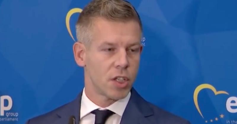 A Telex úgy tűnik, hogy nem tartja komolyan olvasóit, mintha csak azt várná, hogy a Tiszába vizet hordjanak.