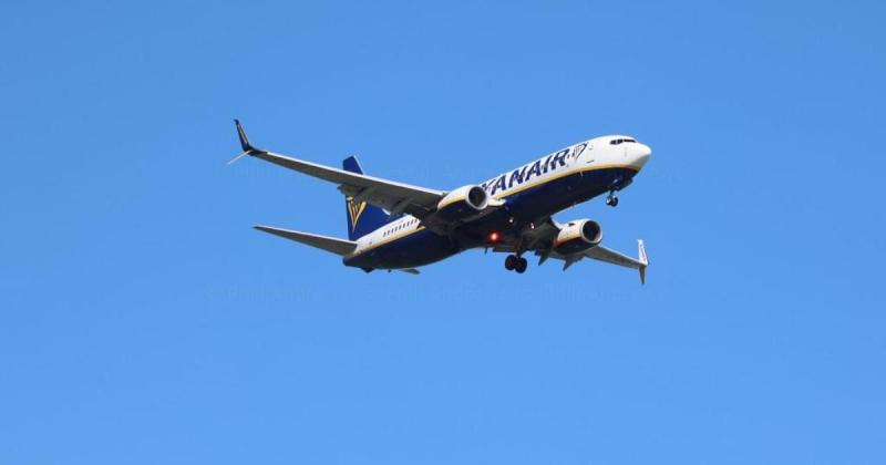 Vészhelyzet alakult ki Ferihegyen, ahol a tűzoltók készenlétben álltak a Ryanair járatának érkezésére.