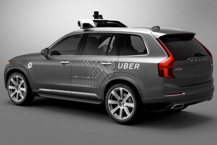 Az Uber különleges lépésre készül: saját robotaxik szolgáltatást indít. A Totalcar értesülései szerint a vállalat célja, hogy forradalmasítsa a közlekedést, és a technológia fejlődésének köszönhetően önjáró járművekkel bővítse flottáját. A projekt nem csu