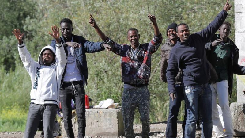 Ausztriában felfedezték a migráció megfékezésének módját: a belügyminiszter büszkén osztotta meg a sikeres intézkedések eredményeit.