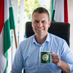 Menczer Tamás úgy véli, hogy az OTP és a Hell közötti álláspontok összhangban állnak Majkával.