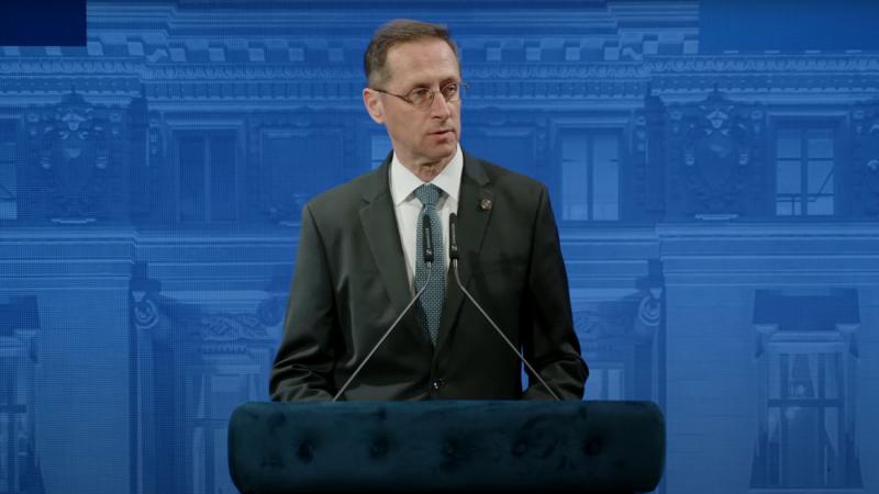 Varga Mihály bejelentette, hogy a héten áttekintjük az önerő- és adósságfékszabályokat.