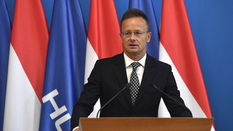 Szijjártó Péter kifejezte felháborodását amiatt, hogy néhány hazai politikai és médiabeli személyiség a vezetéket szétlövő ukránokat próbálja meg védeni.
