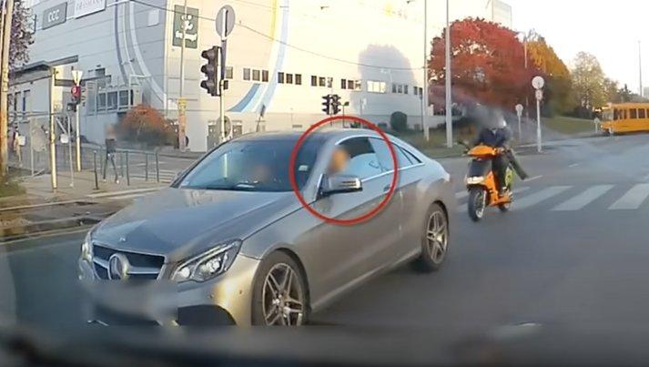 Rögzítetted, ahogy a bunkó leszorít, és büntetőfékezik? Akkor érdemes eltüntetni az arcát! -- Totalcar