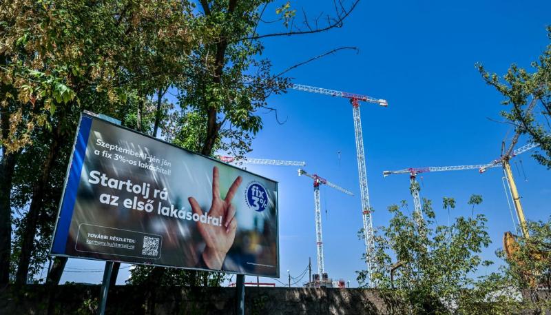 Az Otthon Start program üdvözlendő lépés volt a lakáspiac számára, hiszen régóta vágyott friss impulzusokat hozott. Ugyanakkor érdemes megjegyezni, hogy az új lakásokhoz elérhető kedvezményes hitelkeret valószínűleg nem lesz elegendő ahhoz, hogy kielégíts