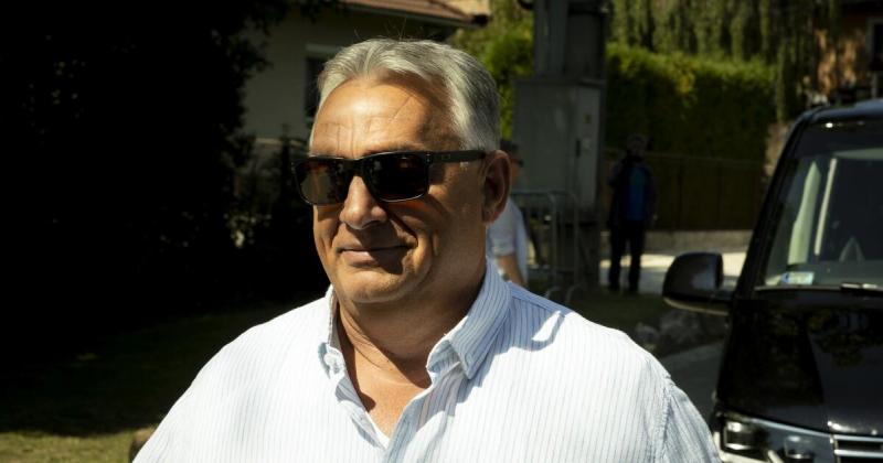 Orbán Viktor: Az ukránok már a zsebedben lapulnak az okostelefonod révén.