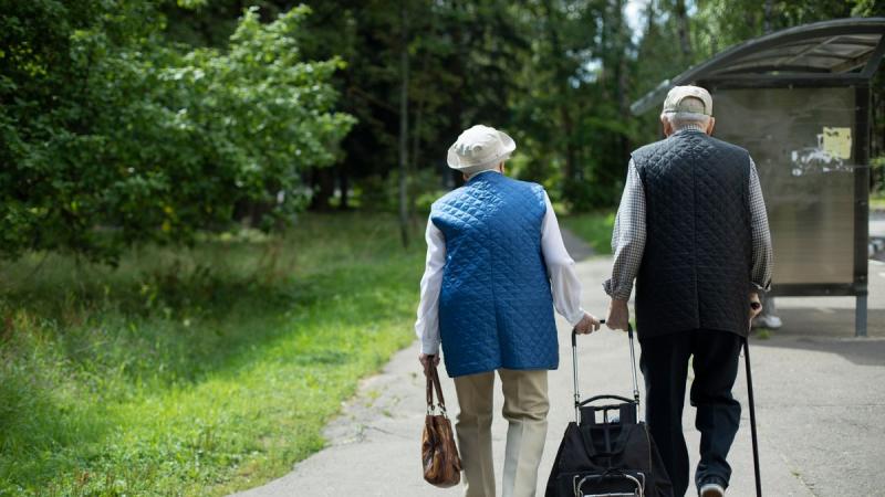 Hamarosan megérkezik a 14. havi nyugdíj! Az első kifizetés már 2026-ban várható, ami új lehetőségeket kínál a nyugdíjasok számára.