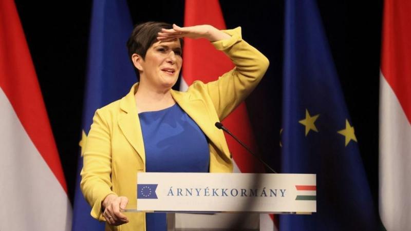 A DK intenzíven harcol a közfigyelemért és az 5%-os küszöb eléréséért – Dobrev Klára bejelentést tesz az Orbán-kormány kémkedési ügyével kapcsolatban.