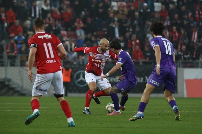 Izgalmas csatában szenvedett vereséget a Diósgyőr az emberhátrányos Újpest ellen – nézd meg a mérkőzés összefoglalóját!