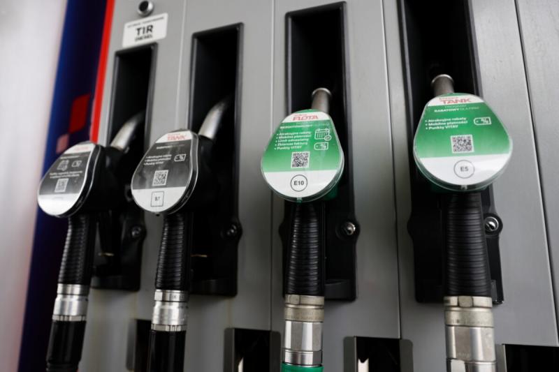 Lengyelországban bekövetkezett egy olyan esemény, amire sok autós a legnagyobb félelemmel tekint.